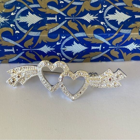 Vintage silver tone double heart rhinestone bar Pin Brooch - Picture 1 of 3